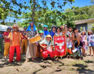 Grupo de Foliões Reunidos na folia de Reis Prainha Branca