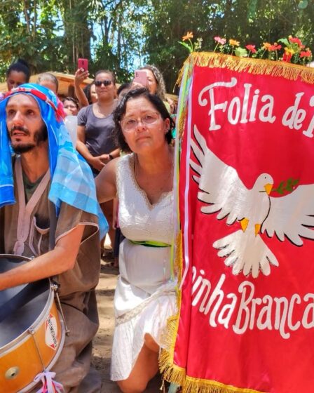 Grupo de Foliões Reunidos na folia de Reis Prainha Branca