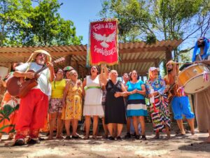Grupo de Foliões Reunidos na folia de Reis Prainha Branca
