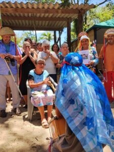 Grupo de Foliões Reunidos na folia de Reis Prainha Branca
